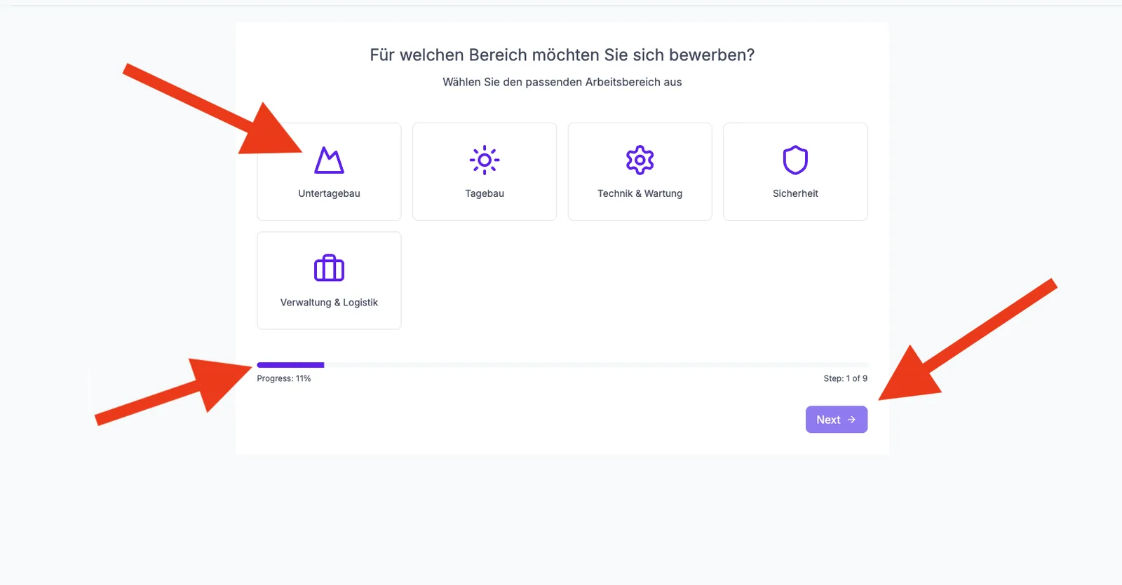 Formular-Vorschau mit Pfeilen auf Antwortkachel, Fortschrittsbalken und Weiter-Schaltfläche